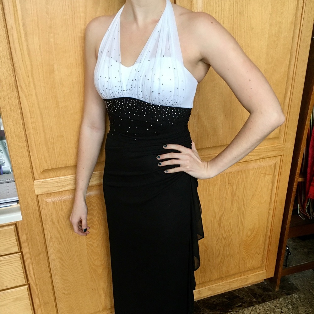 Women Long Formal Black & White Halter Dress